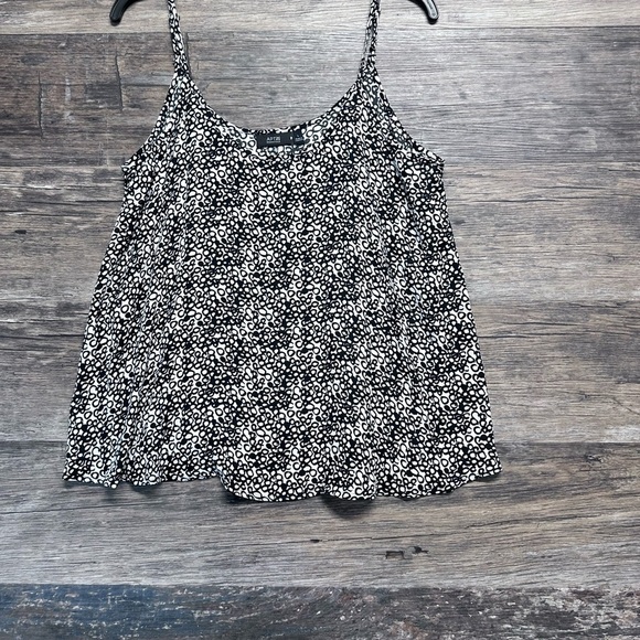 Apt. 9 Black and White Camisole with Scoop Neck and Spaghetti Straps - Picture 1 of 4